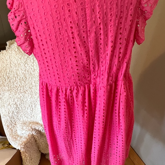 Super cute dress with shorts underneath! Fun Spring/Summer dress.  BARBIECORE - Picture 14 of 14